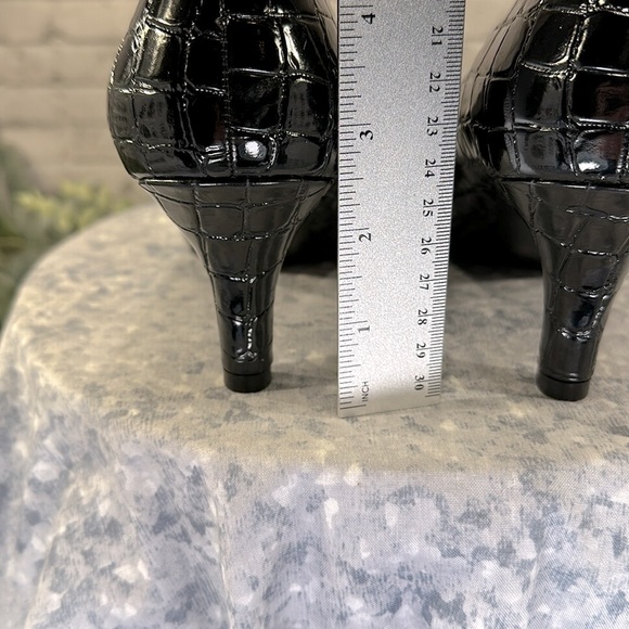 Life Stride Soft System “Parigi” Black Faux Croc Dress Heels WMS 9M🖤Like New - Picture 7 of 9